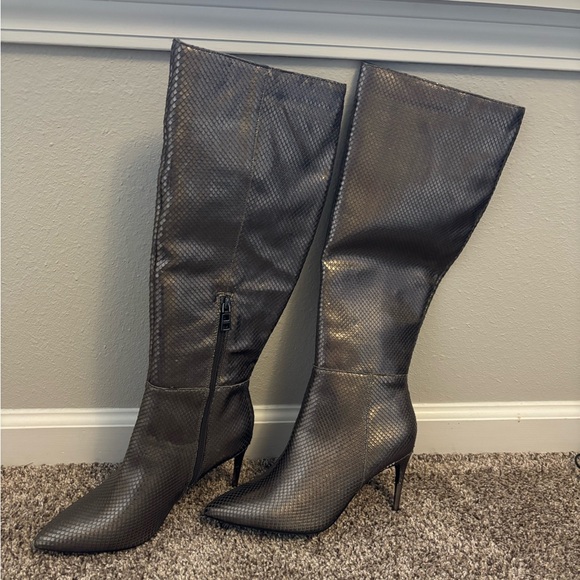 New! Carvela leather boot size 39 8.5 gorgeous spike heel silver knee high boots - Picture 3 of 7